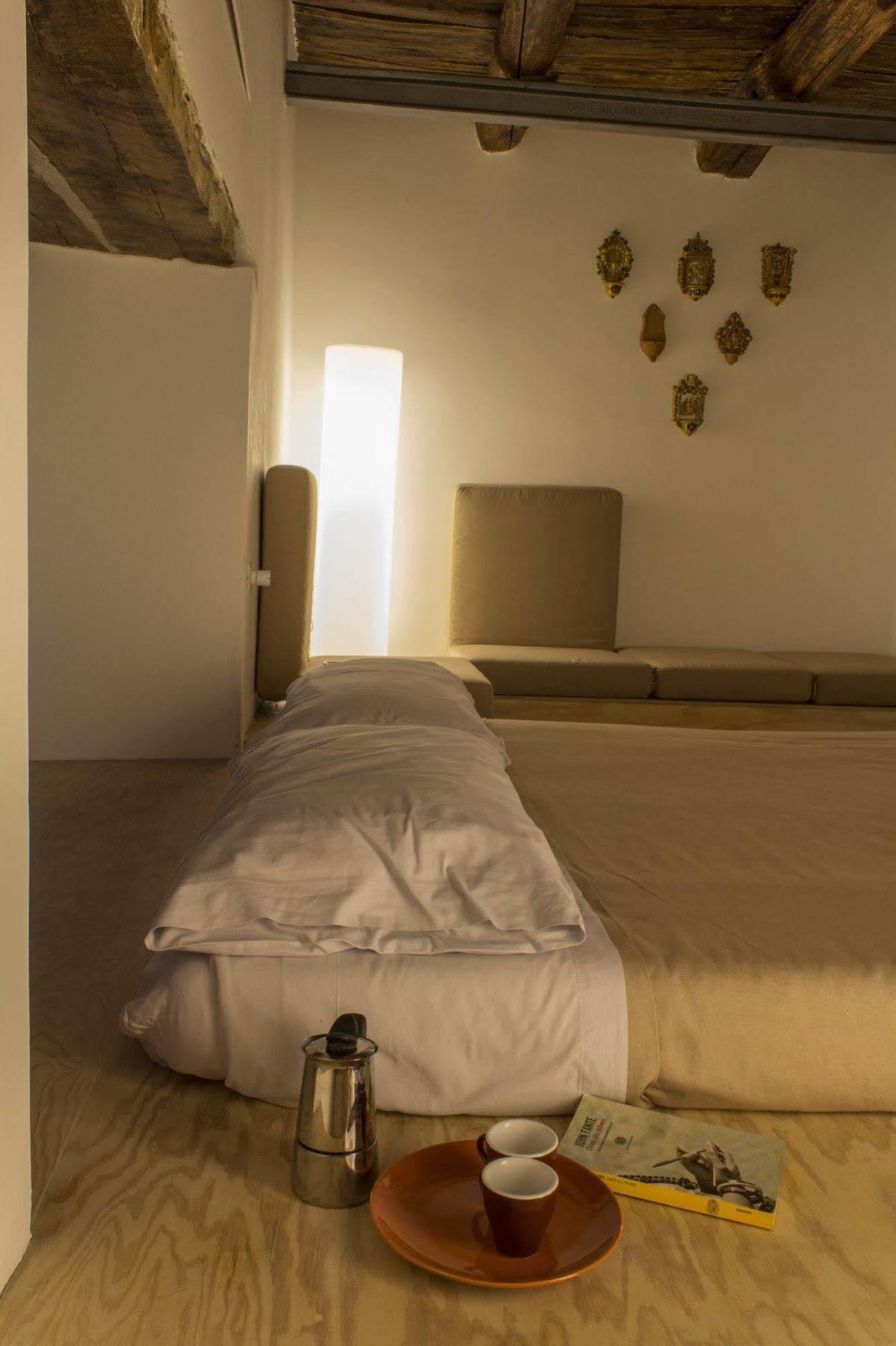 לינה וארוחת בוקר נאפולי Casa Latina מראה חיצוני תמונה