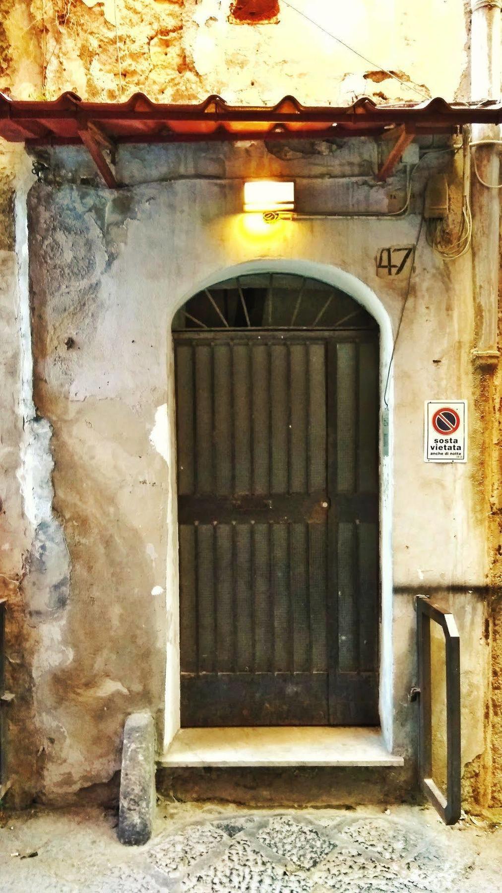 לינה וארוחת בוקר נאפולי Casa Latina מראה חיצוני תמונה